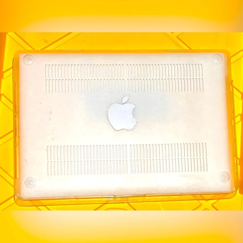 Traslucid case for Mac